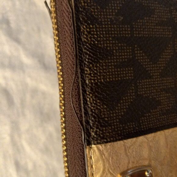 Michael Kors Full Size Wallet Cottagecore Grandmacore - Picture 2 of 10
